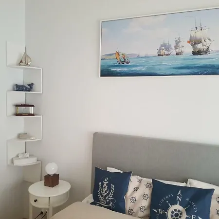 Sea In The Center بارنو